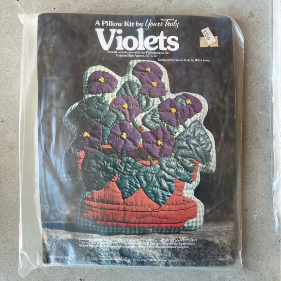 Vintage Needlepoint Kits & Pillow Kit Lot of 3 - Picture 3 of 8